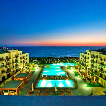 首都海岸度假村 4* Paphos